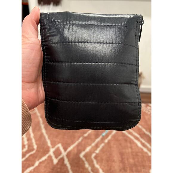 Totes Packable Expandable zippered Tote  Medium - Picture 6 of 8